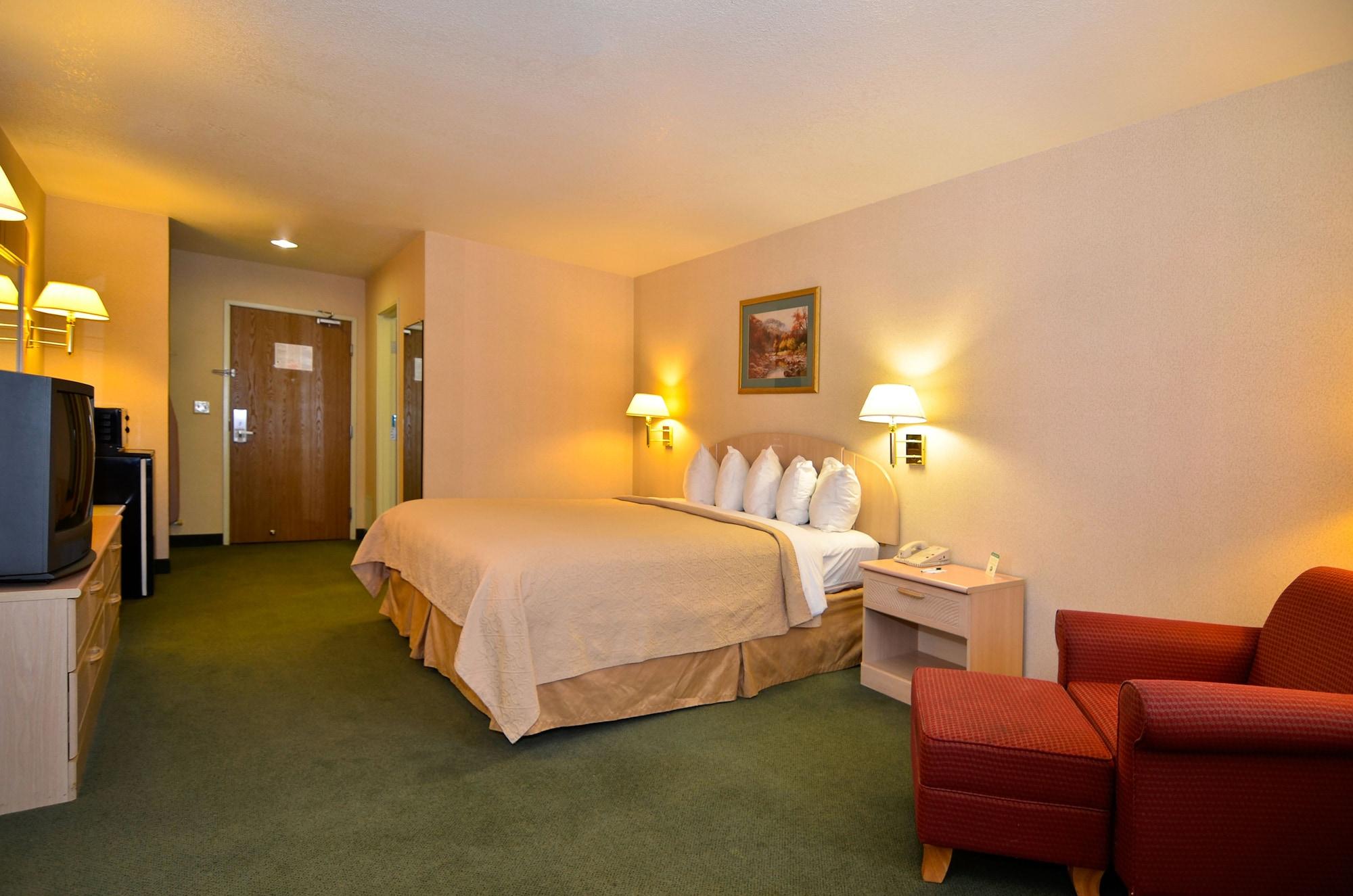 Quality Inn & Suites ウィード 部屋 写真